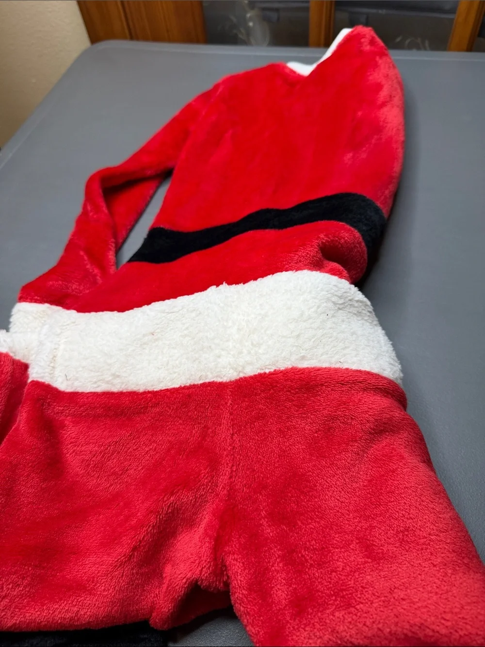 🎅🏻 Kid’s Santa, Fleece Onesie. Size: 6X